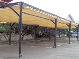 Không chỉ dừng lại ở thiết kế nhà hàng, mái xếp lượn sóng còn được các chủ cơ sở yêu cầu thiết kế làm nơi giữ xe