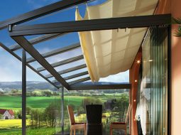 Mái che cố định được thiết kế với bộ khung chắc chắn luôn bền bỉ theo thời gian