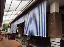 Nhiều cơ sở kinh doanh cũng ưa dùng mái che tự cuốn này vì tạo được không gian nghỉ ngơi và thư giãn